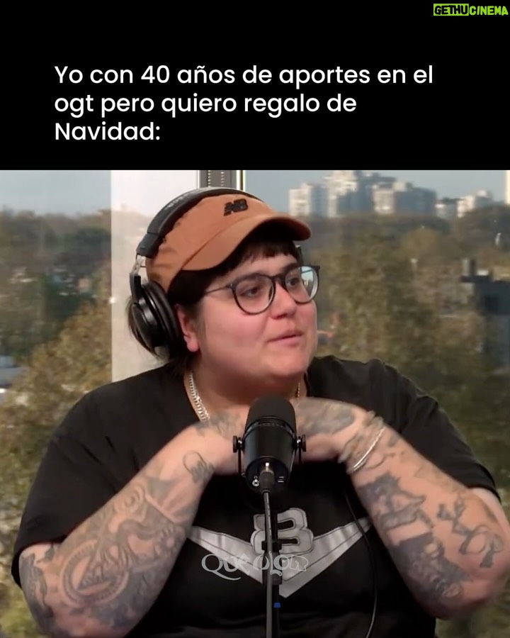 Noelia Custodio - 25.5K Likes - Felices fiestas, papeiras 🎄🥂🥔
Gracias por bancar, comentar y mandar audios increíbles todo el año.

🎙️ Esto es Qué Olor con @noeliacustodio, @miligoggia y @charonlopez | Podés ver todos los programas ya emitidos en el canal de youtube de @somosgelatina