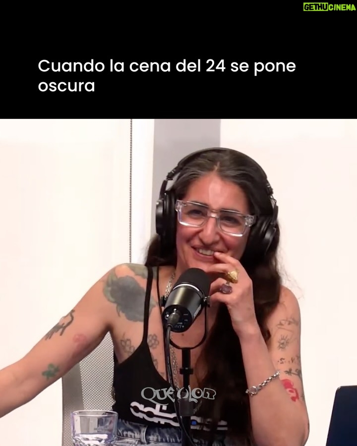 Noelia Custodio - 25.5K Likes - Felices fiestas, papeiras 🎄🥂🥔
Gracias por bancar, comentar y mandar audios increíbles todo el año.

🎙️ Esto es Qué Olor con @noeliacustodio, @miligoggia y @charonlopez | Podés ver todos los programas ya emitidos en el canal de youtube de @somosgelatina