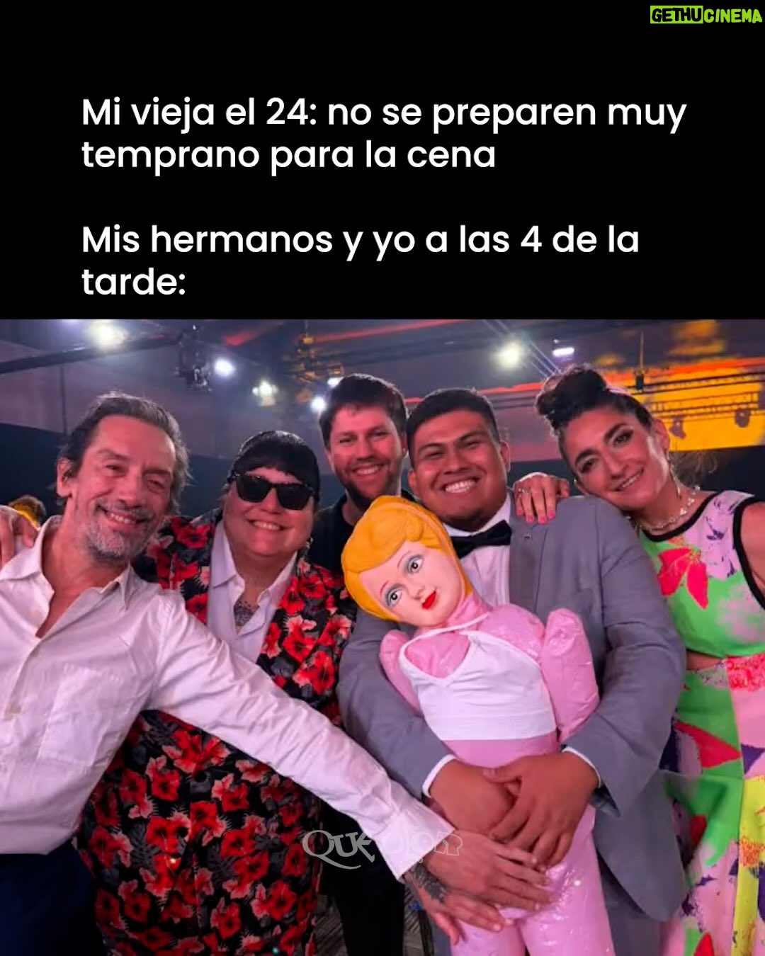 Noelia Custodio - 25.5K Likes - Felices fiestas, papeiras 🎄🥂🥔
Gracias por bancar, comentar y mandar audios increíbles todo el año.

🎙️ Esto es Qué Olor con @noeliacustodio, @miligoggia y @charonlopez | Podés ver todos los programas ya emitidos en el canal de youtube de @somosgelatina