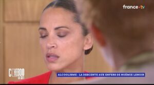 Noémie Lenoir Instagram - Un immense merci à toute l’équipe de C l’hebdo pour leur accueil si chaleureux sur le plateau !
Un vrai plaisir d’avoir pu partager ce moment et d’échanger autour de l’addiction, un sujet qui me tient profondément à cœur.
Ce n’est que le début. L’addiction, sous toutes ses formes, est une réalité qui traverse toutes les couches de la société : jeunes, parents, cadres, artistes, dirigeants, étudiants, soignants… personne n’est à l’abri. Et pourtant, ce sujet reste encore largement tabou, marginalisé ou mal compris. 
On en parle trop peu, ou trop tard. On stigmatise ceux qui en souffrent, au lieu de les écouter. On les isole, au lieu de les accompagner.
Il est urgent de sortir l’addiction de l’ombre. Urgent de reconnaître que derrière chaque comportement addictif, il y a une souffrance, une tentative – maladroite – de calmer une douleur intérieure.
C’est un sujet de santé publique et je continuerai à porter ce message, partout où je le pourrai.
Merci 🙏
@aurelie.casse @natachapolony
@victordekyvere
@clhebdo