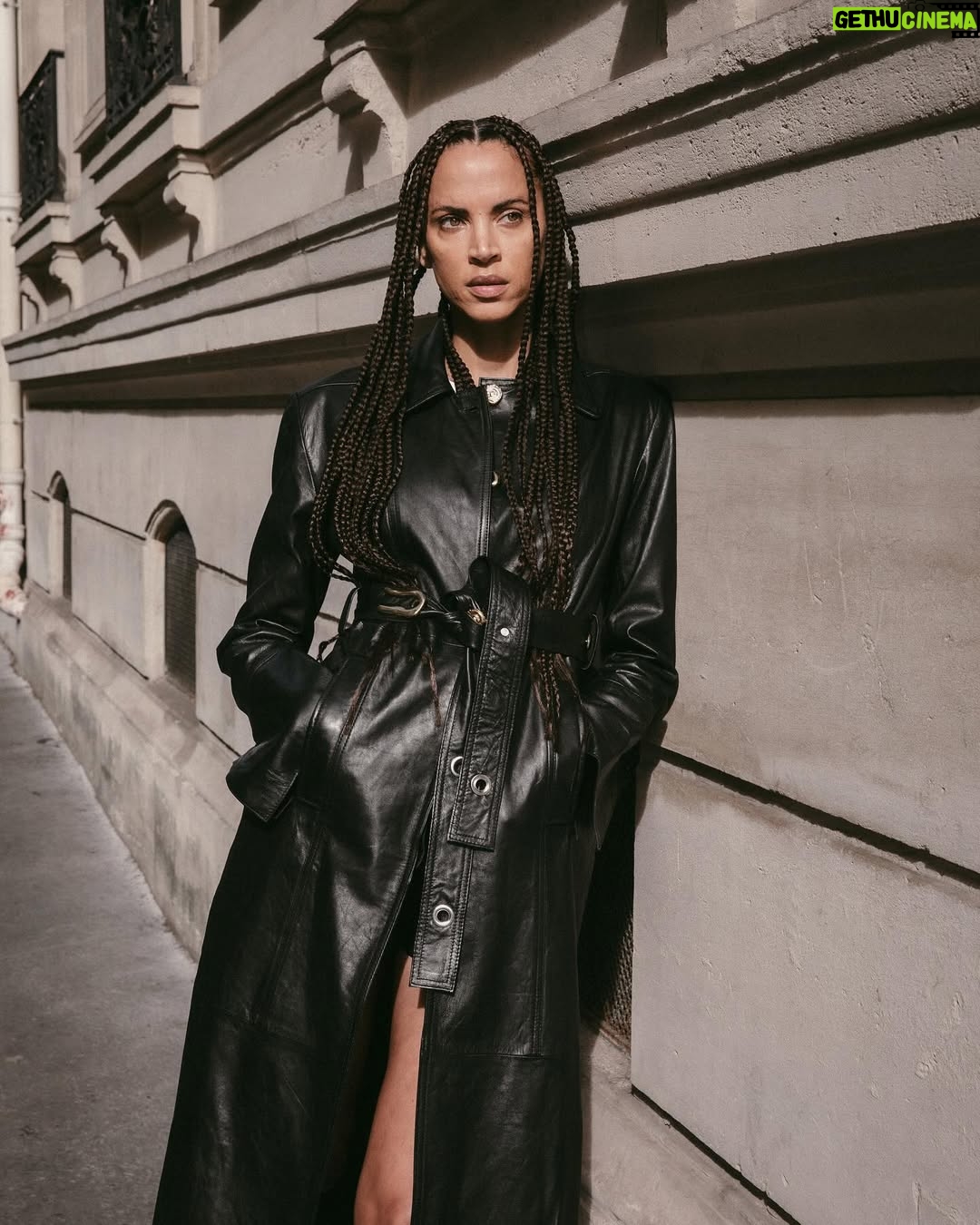 Noémie Lenoir - 3 Likes - Back with you