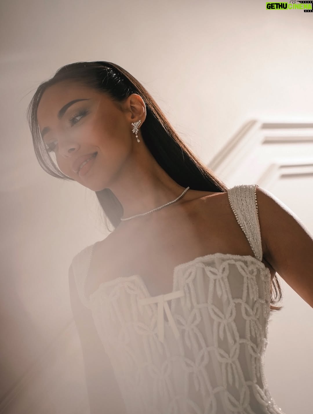 Noor El Zahed - 13.2K Likes - 🕊️

Dress @latelier_dmia 
Jewelry @iramjewelry_ 
Hair @alfredmakram 
Engagement planning @tony_events 
Photography @weddingsbyreda 
Cinematography @soqrat.films 
Catering @ghadakamalcatering 
& @partito_cake_byasma 
Giveaways @bellafavors_ 
Pictures taken by @lahja.co @salmamostafas