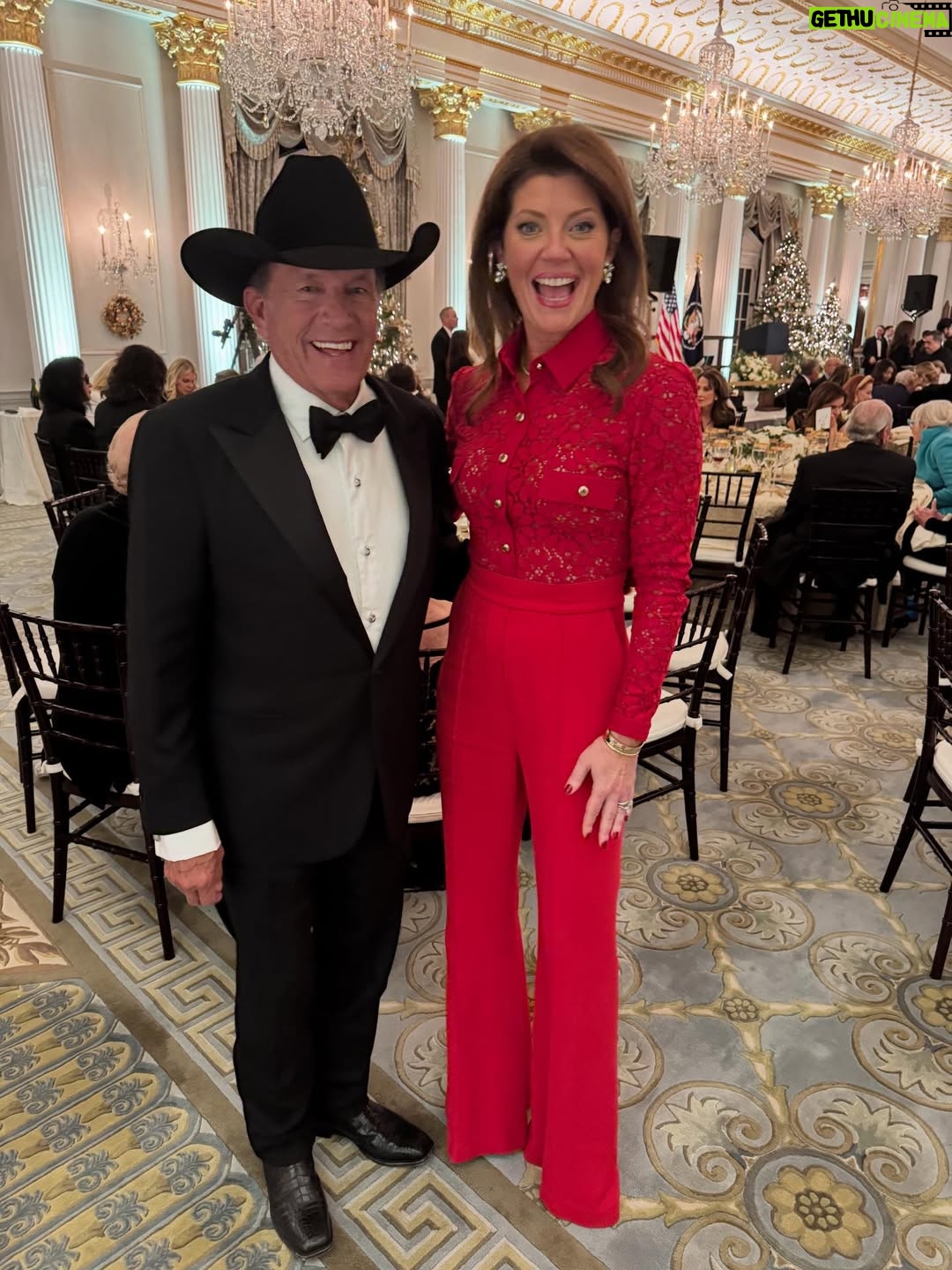 Norah O'Donnell - 18.5K Likes - We’re both up from San Antone 🤠🇨🇱⭐️🎶

#sanantonio #texas 
#i❤️georgestrait #texasgirl #countrymusic