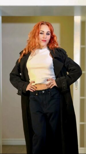 Olena Topolia Instagram - Кожен день — це маленьке диво, яке більше не повториться. Не відкладай себе на «потім».
Будь сьогодні: ▫️ тією, що вдягає улюблену сукню просто в понеділок ▫️ тією, що каже «люблю» без приводу ▫️ тією, що обирає себе — не як винагороду, а як правило
Бути собою — це не колись у майбутньому. Це саме сьогодні. Саме зараз.