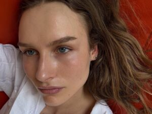 Olivia DeJonge Instagram - 