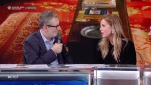 Orietta Berti Instagram - ‘’Ho incontrato a Villa Borghese dei pappagalli che si sono strasformati in piccioni’’ 

Alessia Marcuzzi al tavolo di Che Tempo Che Fa