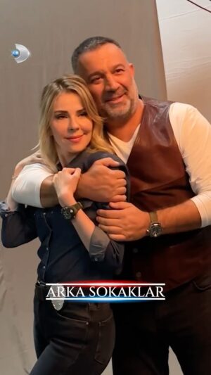 Oya Okar Instagram - 'Maşallah' diyelim, nazar değmesin. 👮‍♂️✨🧿 

#ArkaSokaklar yeni sezonuyla bu akşam 20.00'de #KanalD'de! 😍
