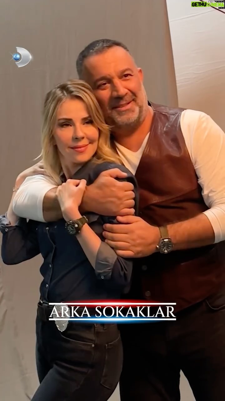 Oya Okar - 26.9K Likes - 'Maşallah' diyelim, nazar değmesin. 👮‍♂️✨🧿 

#ArkaSokaklar yeni sezonuyla bu akşam 20.00'de #KanalD'de! 😍