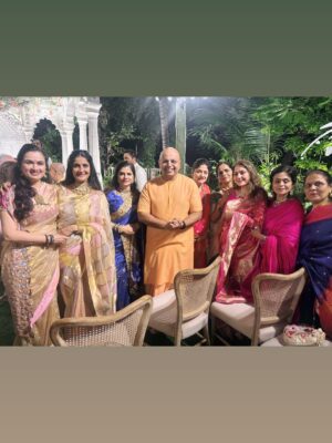 Padmini Kolhapure Instagram - A wedding so beautiful, it seemed the heavens themselves had descended upon Mumbai. ✨Like a celestial celebration — sacred, serene, and soaked in divine light. 💫 
God bless the beautiful couple 
Vedant and Tejal 🤗
@yashbirla @avanti_birla 
@bircat @tejalskulkarni 
@nirvaanbirla @shlokabirla 
@swamikailashanandgiri_official 
@gaurgopaldas 
@tejukolhapure @sita_talwalkar @sonaljain5355 @sharmila28may @godb.11 @parulshah1110 #rajul @geetawagh4 @anu.5223