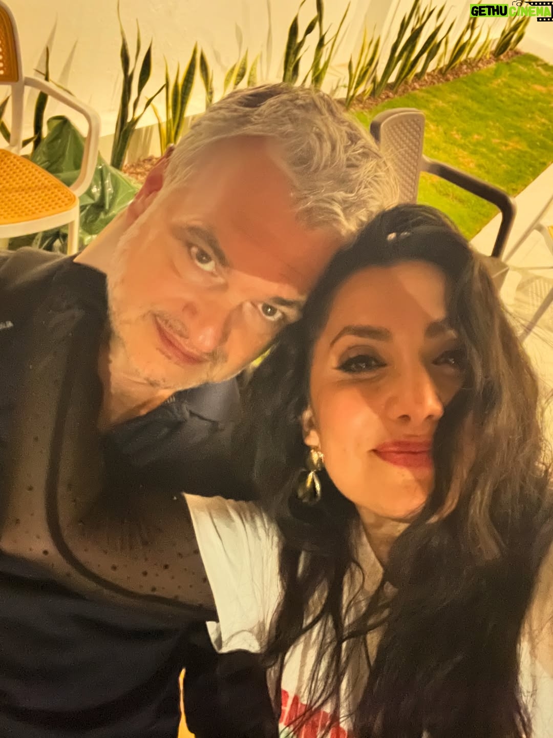 Pamela Cortes - 18.6K Likes - Cada día es mas difícil reinventar la forma de no extrañarnos tanto. Cuando se apaga la luz, todo pierde sentido y duelen las heridas. Aunque solo hay una pequeña distancia de kilómetros, Nos faltamos cada vez mas. Que el tiempo nos de la razón, que todo lo vivido valga la pena y Dios escuche nuestro corazón. #YaTebyaLublu #yeskessirumem @david_armenio