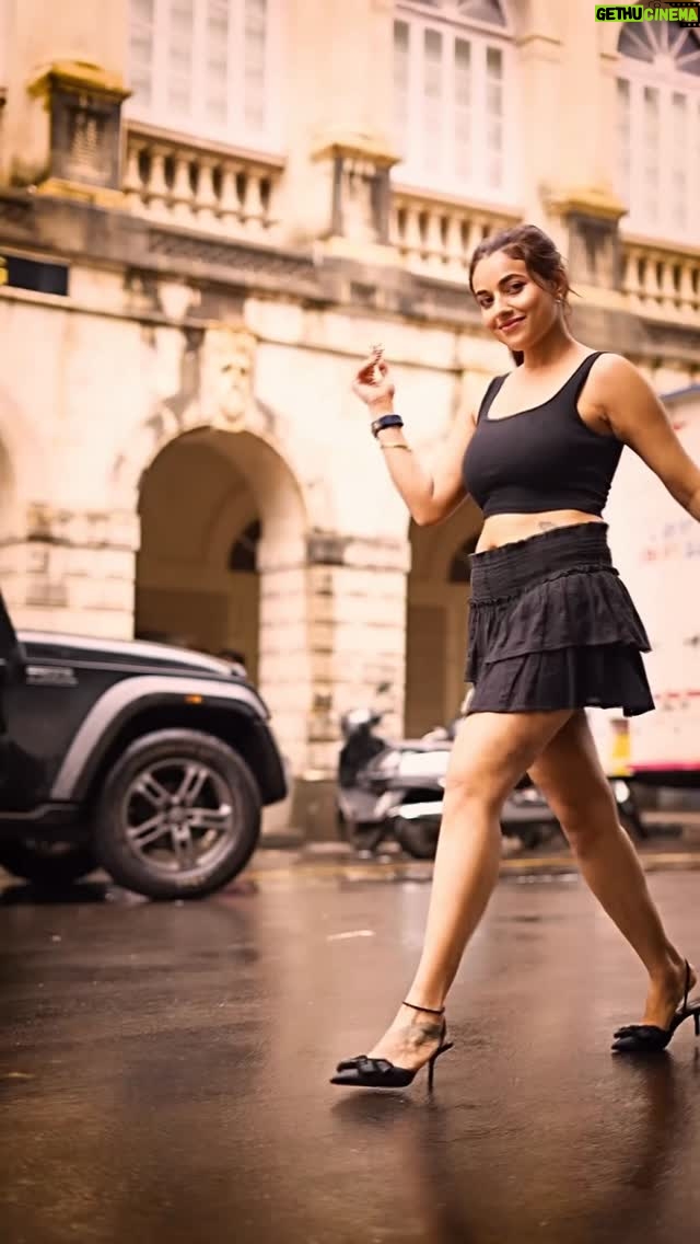 Pamela Mandal - 1K Likes - Do what makes your soul shine 

#reeltrend #viralreels #instafit