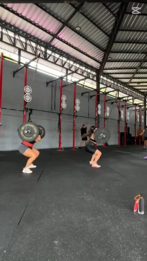 Paola Farías Instagram - Entrenar me da fuerza, pero cuidar mi interior me da poder. 💥 No se trata solo de comer bien o hacer deporte… se trata de darle a tu cuerpo lo que necesita para rendir, recuperarse y brillar. Cuando nutres cada parte de ti, no solo cambias tu cuerpo… ¡cambias tu vida!”#nutricioncelular #descubrimientocinetifico #actriz #distribucion
