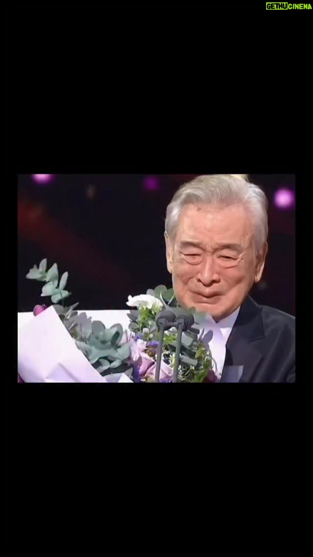Park Eun-hye - 3.5K Likes - 개인적으로도 그렇지만 .. 시청자 입장으로도 ..작품 안에서 온 국민에게 희망도 주시고 즐거움도 주셨던 선생님께도 저희 모두가 신세 많이 지고 도움 많이 받았습니다 .. 
편히 쉬세요… 감사했습니다 선생님..