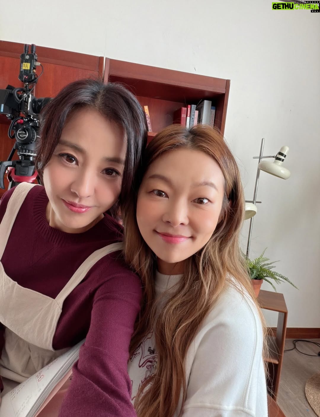Park Eun-hye - 2.1K Likes - 볼 때 마다 느끼는 건데…
참 착하고 귀여운 해나… 
#멘탈워리어2 촬영 끄읕~~~ 
기대해주세요💕💕