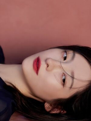 Park Ji-hyun Instagram - Allure🥀👠♥️💋