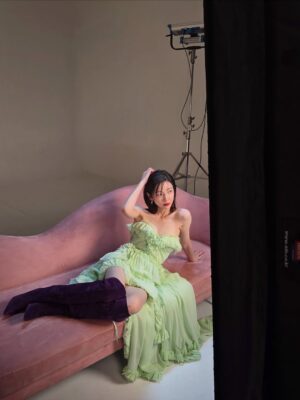 Park Ji-hyun Instagram - Allure🥀👠♥️💋