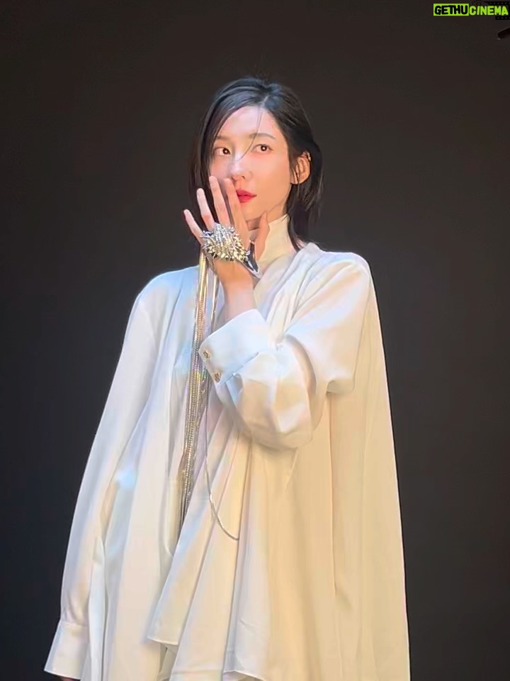 Park Ji-hyun - 61.5K Likes - Allure🥀👠♥️💋