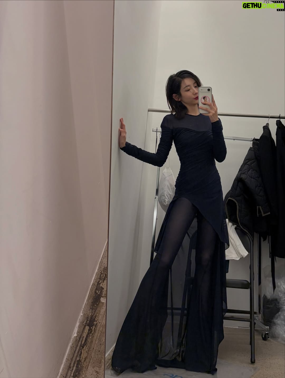 Park Ji-hyun - 61.5K Likes - Allure🥀👠♥️💋