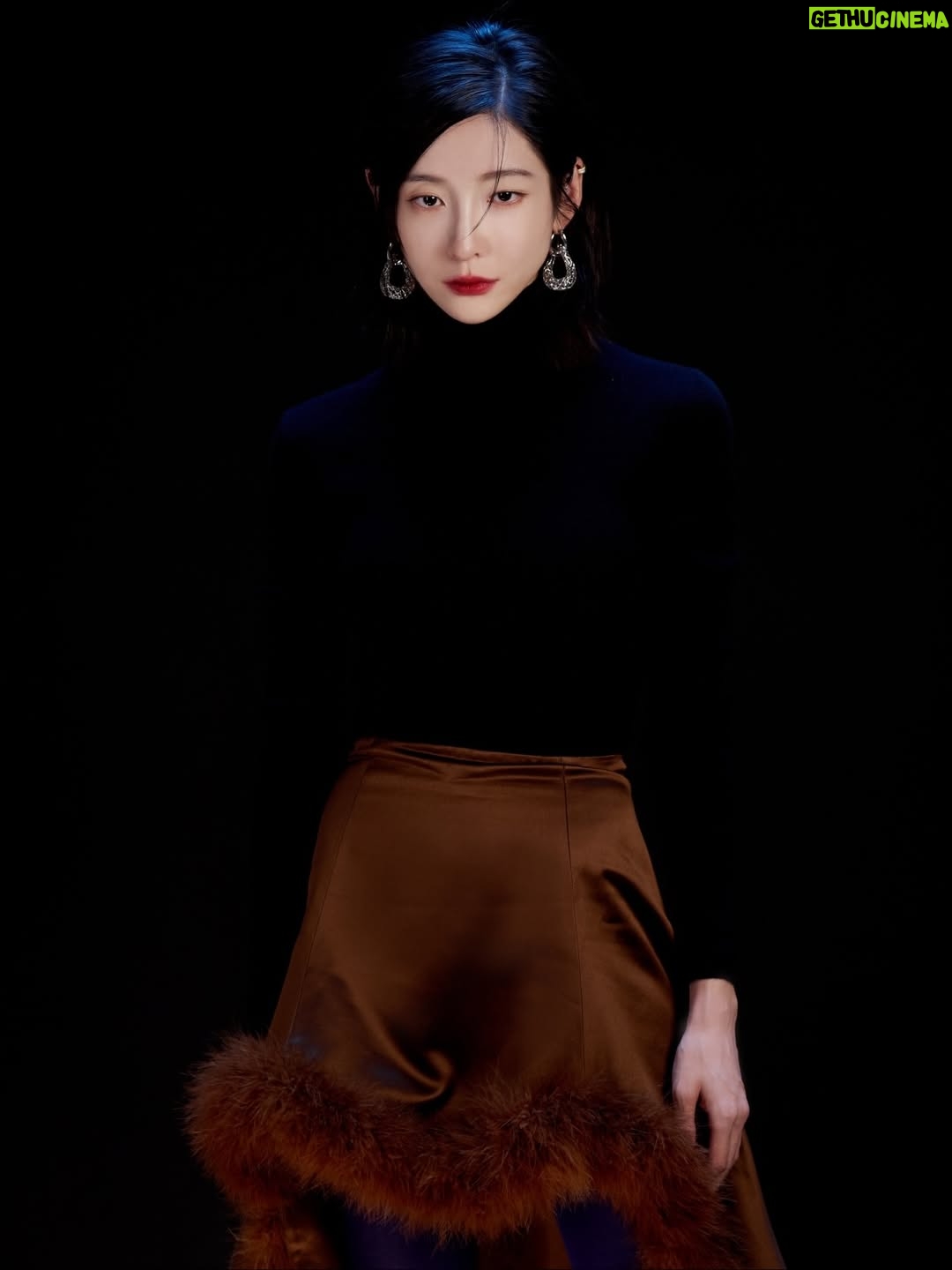 Park Ji-hyun - 61.5K Likes - Allure🥀👠♥️💋