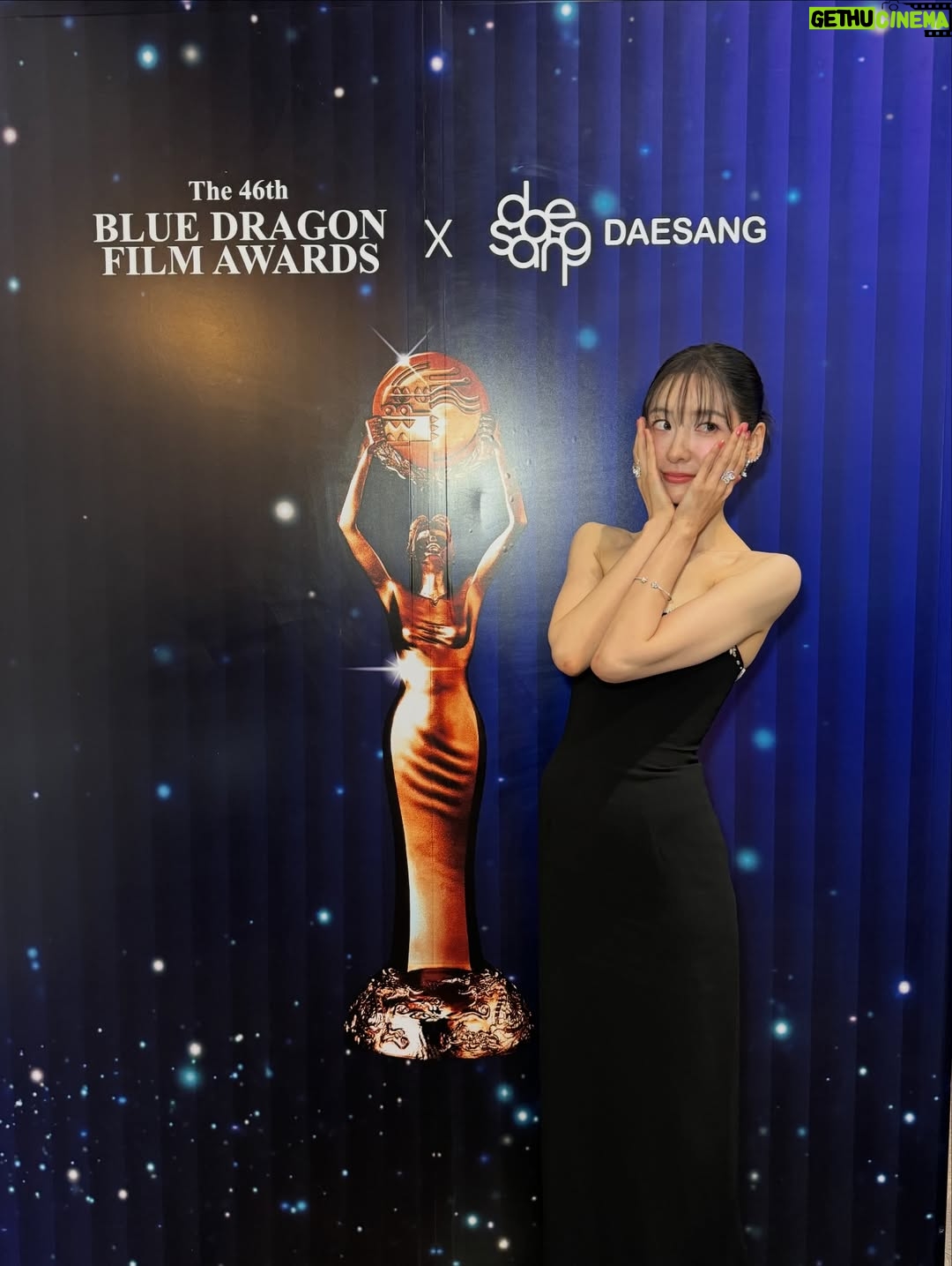 Park Ji-hyun - 87.4K Likes - 감사합니다. 💙