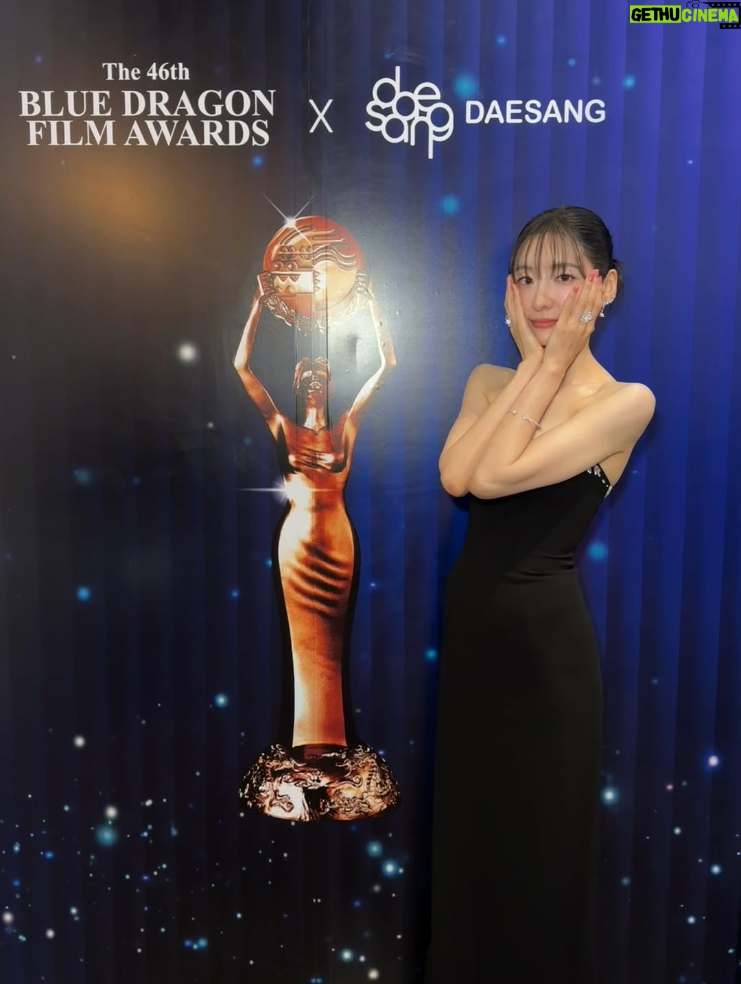 Park Ji-hyun - 87.4K Likes - 감사합니다. 💙