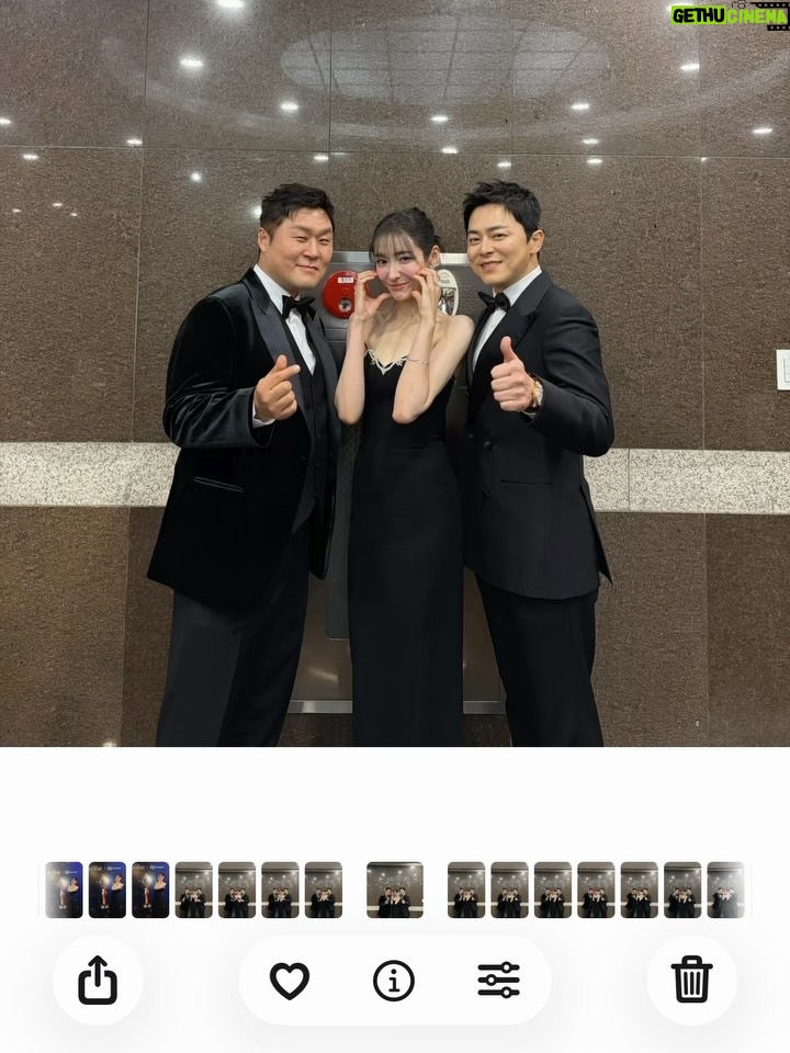 Park Ji-hyun - 87.4K Likes - 감사합니다. 💙