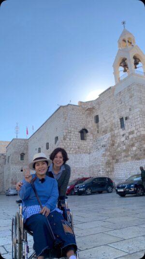 Park Mi-sun Instagram - 후배지만  정말  존경하는  혜련이 . 
.
요즘  이  노래  너무  좋지  않나요? 
.
#메카니즘 #고장난타임머신  #추억돌아보기 
.
노래제목이  #고장난타임머신 인데  가사가  왠지  찡하네요  나이 먹었나? ㅎ 
.

.
많이들  들어주세요 .