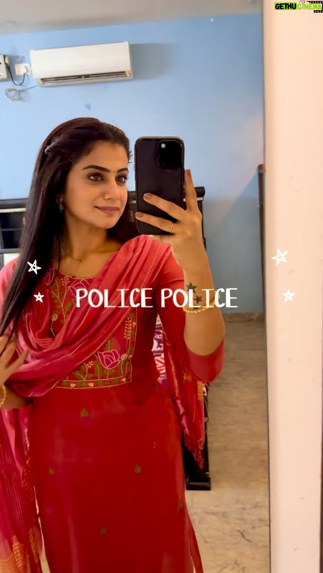 Parvathy Venkitaramanan - 43.6K Likes - Paru being Neela 🪽🌙 

#policepolice