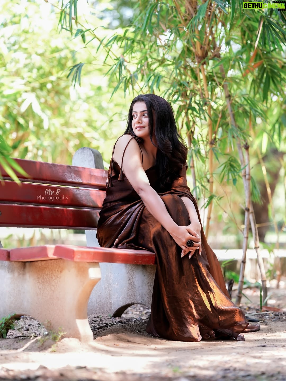 Parvathy Venkitaramanan - 22K Likes - 🍂

@dresscape_ 
@honeylang_makeup_artist 
@mr.b.photography_