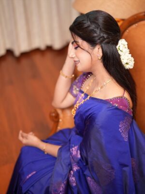 Parvathy Venkitaramanan Instagram - Let’s celebrate the festival of lights by spreading love and kindness. Happy Diwali!

MUAH @saranyanagarajan_ 🤍