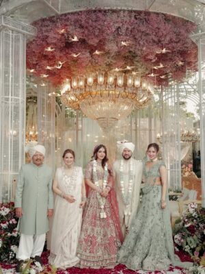 Pashmina Roshan Instagram - The most serene day!
Still tearing up as I post these 🤍✨
Pheras look
Outfit : @dollyjstudio
Jewlery -
necklace and earrings : @mayasanghavijewels
Bracelet and rings : @anmoljewellers
Styling : @pranita.abhi
Styling team : @krishadedhia13
hmu: @esther_hmu
Photos: @fourfoldpictures
Decor by: @your_wedding_crafters