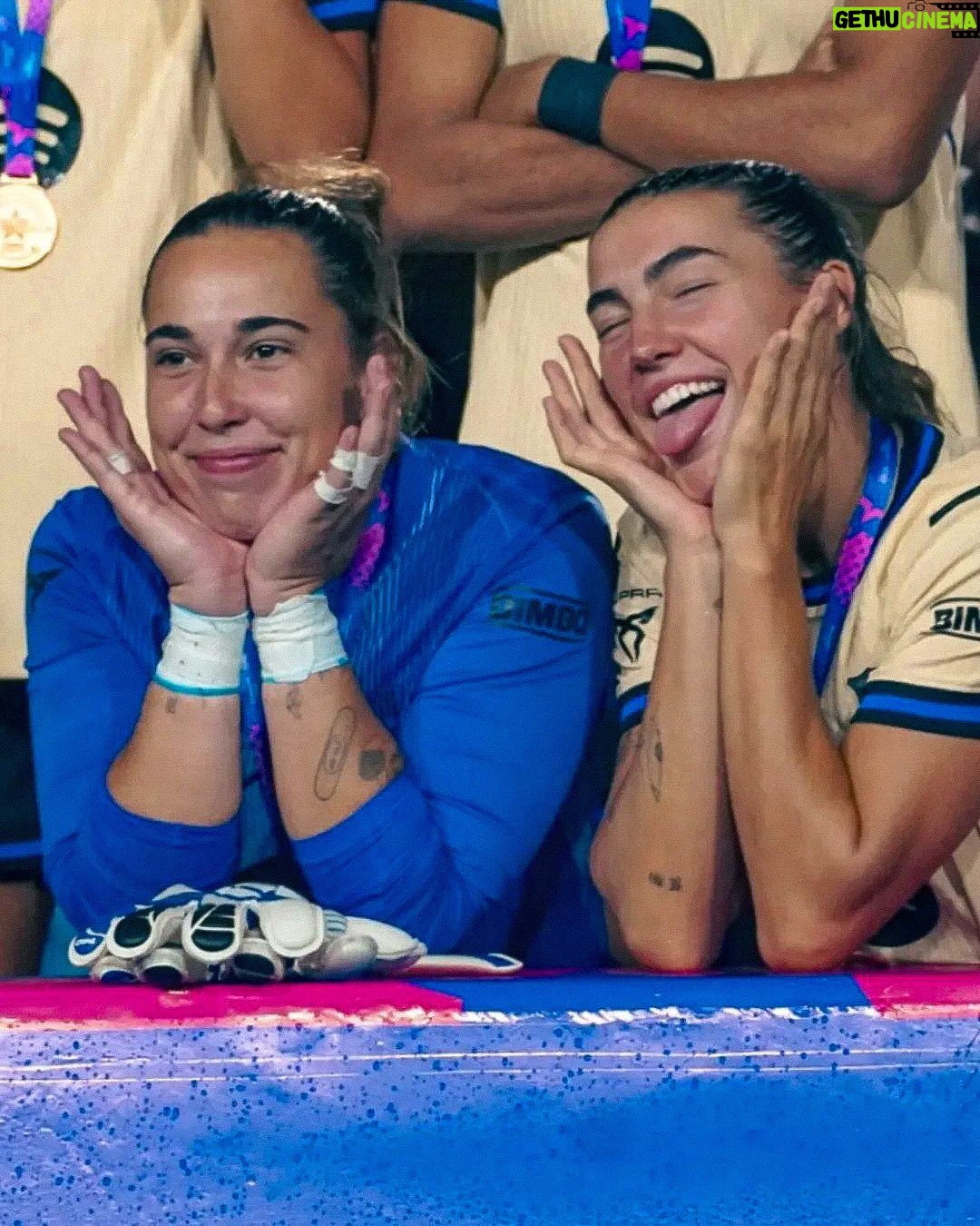Patri Guijarro - 31.6K Likes - ¡Ya tenía ganas de volver! 💙❤️
Se termina la gira y la primera semana con el equipo 💪🏼
Gracias gente de México 🇲🇽 🙌🏼