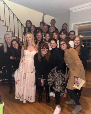 Patricia Velásquez Instagram - Anoche celebramos el espíritu de la navidad 🎄 The Winter Solstice marks the longest night of the year, reminding us that even in darkness, light is already returning .Thank you all for coming and thank you @dolceandsaltyLa @carlosgabriel09 @luis2701 kilmaryv for the extraordinary food!
#PatriciaVelasquez
#FamiliaYAmigos
@apaivab
@ael.msf
@patriciadeleonb
@bellacascarano
@lncarrillo
@nfousekis
@henryfousekis
@mayagabriellav @imheathergraham @awkwafina
@allegrabarzan
@mattoconnell66
@annyounglee
@rosmaris49 @frangrippi @antoniomartinezfilm
@lidelairaida @limavelasquezs
@mayagabriellav
@kharenhill
@iamcindydolenc
@edgarramirez25
@marinescc
@antoniomartinezfilm
@limavelasquezs
@capnanne24
@drmanuelantiaging
@dolceandsaltyLa
@carlosgabriel09
@luis2701
#kilmaryv
@mimilazod
@luisfernandez14 @frangrippi
@hgarban
@danielaganoza @ramonenriquemarquez #amalfi #mafer @a__fig