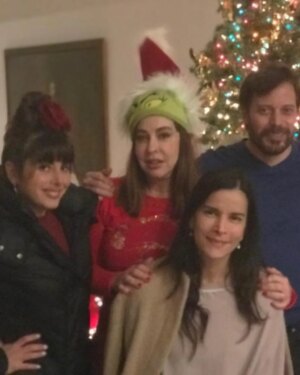 Patricia Velásquez Instagram - 🎄✨ ¡Feliz Día del Espíritu de la Navidad! ✨🎄
Hoy quiero Celebrar esa magia especial que nos envuelve en esta temporada. Es un momento para compartir amor, alegría y gratitud con nuestros seres queridos y con aquellos que nos rodean.
¡Que el espíritu de la Navidad nos llene a todos de mucho Amor!
##patriciavelasquez