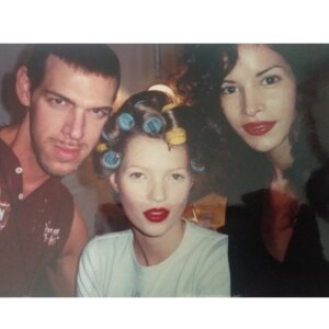 Patricia Velásquez Instagram - #tbt Hoy me encontré con estas fotos que me recordaron a una época hermosa. Aunque no recuerdo exactamente los años, sí sé que fue un periodo lleno de aprendizajes y momentos inolvidables. 💖
@antoniomartinezfilm Gracias por recordarme esta parte de mi carrera super especial para mi.
¿Ustedes también tienen recuerdos especiales que les hacen sonreír?
#patriciavelasquez