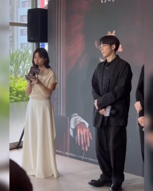 Patty Wu Instagram - ✨✨ #高橋一生 ✨✨
#岸邊露伴一動也不動懺悔室
身為高橋一生的生粉
能夠主持這場記者會 心滿意足
是一種溫柔被包圍
男神暢談許多拍攝幕後花絮
這是一部談幸福與絕望的故事
8/15全台上映
#岸辺露伴は動かない懺悔室 #ヘブンスドア
#記者會主持 #日星來台 #原創娛樂
#吳怡霈 #wuipei29 #パティ
Outfits @ifn_official