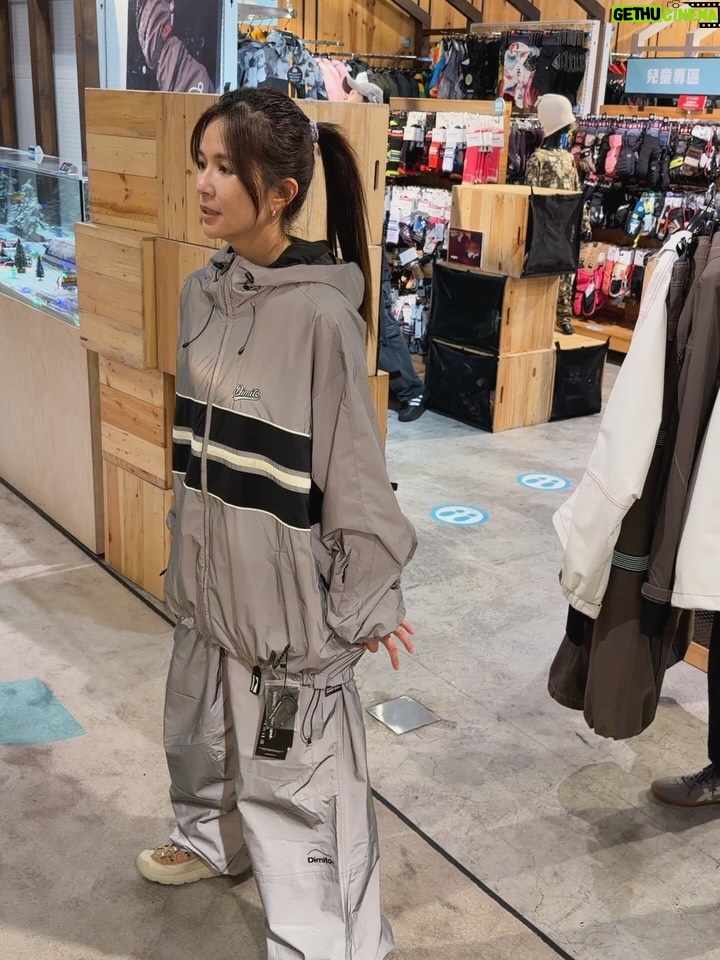 Patty Wu - 1.6K Likes - 🏂🏂 𝟮𝟱-𝟮𝟲 𝘀𝗲𝗮𝘀𝗼𝗻
𝗪𝗲 𝗮𝗿𝗲 𝗿𝗲𝗮𝗱𝘆 ♡ —————————————————— ♥

今年的雪衣已經準備完成꒰ᐡ｡. .̫ .｡ᐡ꒱
好想趕快出發

@akira_kuwa 桑原先生

雪衣在哪買 ➜ @allride.tw

#吳怡霈 #wuipei29 #パティ
#滑雪 #滑雪人生 #滑雪穿搭
#snowboarding #snowboardlife