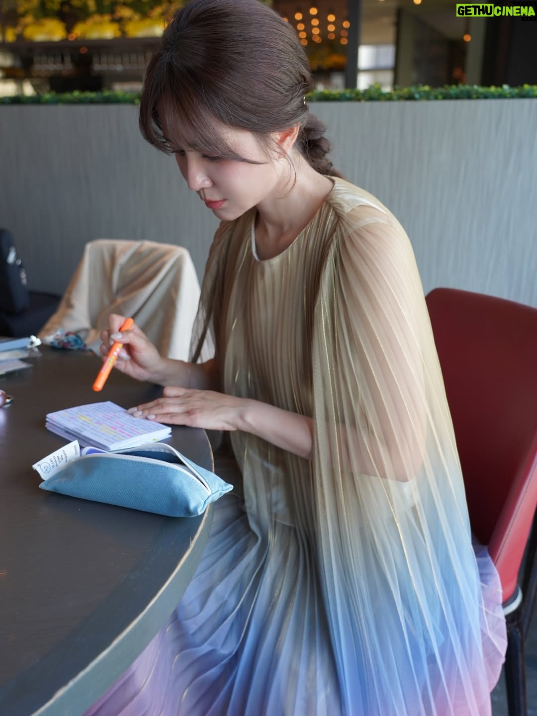 Patty Wu - 1K Likes - #2025台北時裝週 #主持人
今天的服裝
一直被說是舞動的千層彩虹蛋糕
美極了

來自台灣設計師品牌 #CHIA 陳佳睿

#2025TaipeiFashionWeek
@tpe.fashionweek 
#台北市政府文化局 #VOGUE 

Outfits ｜@chia_chiahsuanstudio 
Makeup ｜ @husiniiimakeup 
Hair ｜ @signs0303
Photographer | @akira_kuwa @monmon.ent
Agent @ponpon._.itisme