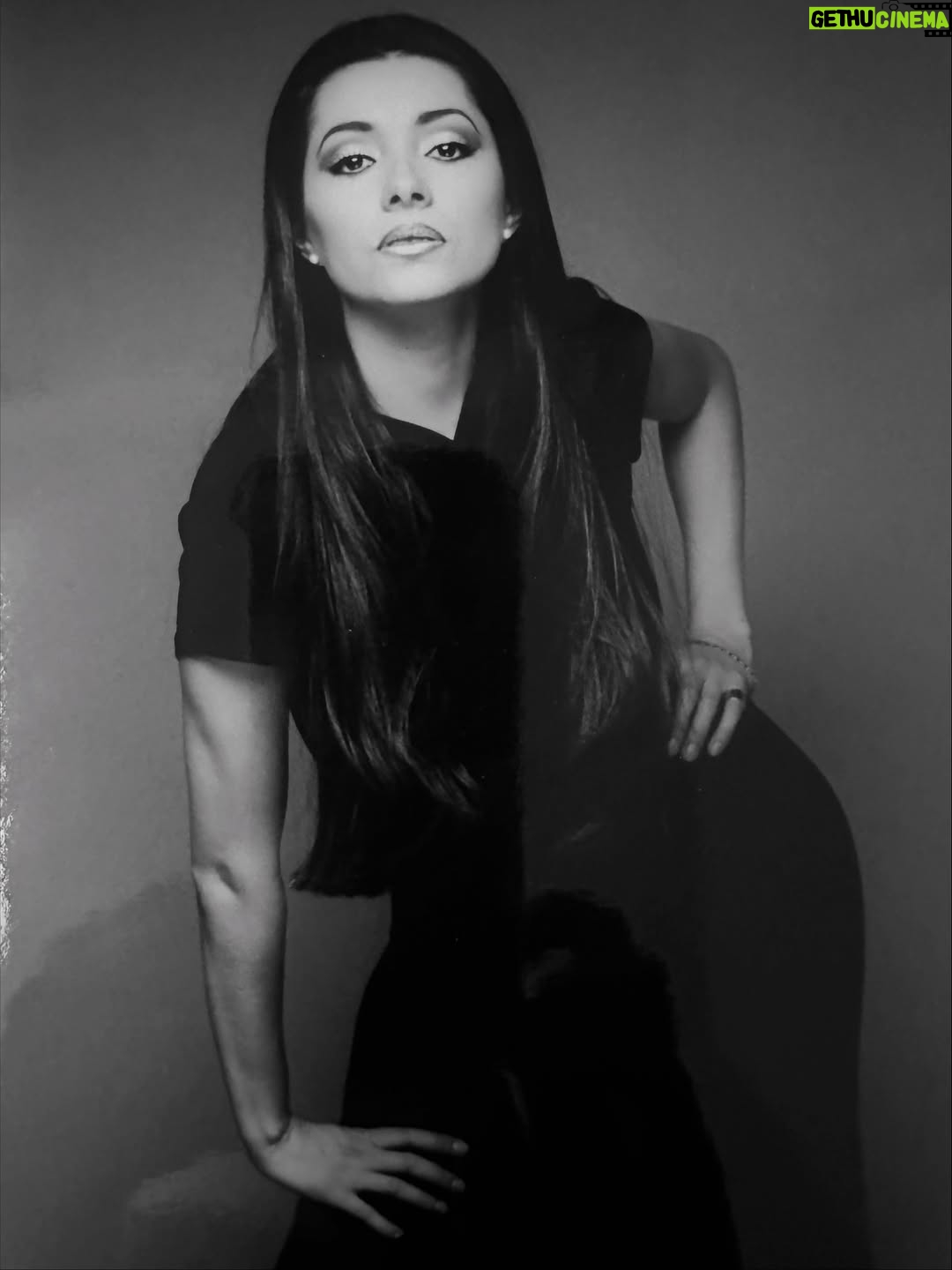 Paty Díaz - 4.2K Likes - 🤍🖤 …”No hay tiempo para lo que carece de alma”

… No soy como un mundo ordinario. Tengo mi locura, vivo en otra dimensión y no tengo tiempo para cosas
que no tienen alma.
#CharlesBukowski

#Bukowski #tbt #tb