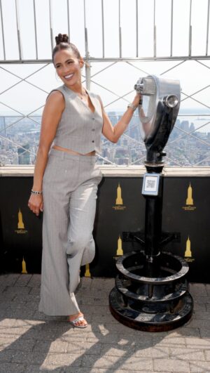 Paula Patton Instagram - Celebrating the end of Finding Faith press tour in NYC at the top of the world at the EMPIRE STATES BUILDING!!! 💫🌟✨🎉