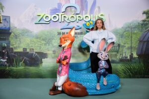 Paula Ribó Instagram - Zootrópolis 2 se estrena el 28 de Noviembre en cineeeees!!! Tengo el honor de volver a ser la agente Hops, la mejor policía, la más entregada, carismática, graciosa y generosa de la conejitas🐰🐰🐰🐰🐰No os la perdáis