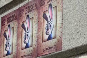 Paula Ribó Instagram - Zootrópolis 2 se estrena el 28 de Noviembre en cineeeees!!! Tengo el honor de volver a ser la agente Hops, la mejor policía, la más entregada, carismática, graciosa y generosa de la conejitas🐰🐰🐰🐰🐰No os la perdáis