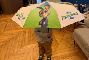 Paula Ribó Instagram - Zootrópolis 2 se estrena el 28 de Noviembre en cineeeees!!! Tengo el honor de volver a ser la agente Hops, la mejor policía, la más entregada, carismática, graciosa y generosa de la conejitas🐰🐰🐰🐰🐰No os la perdáis