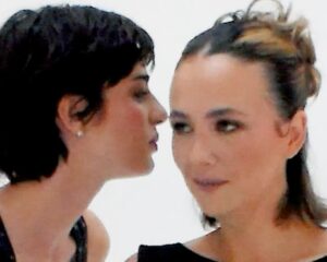 Paula Ribó Instagram - Nunca os diré lo q nos contamos @zoegotusso y yo ese día, pero ya podéis escuchar NO TE APARTES DE MÍ en todas las plataformas!!!!!!!!!