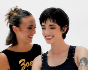 Paula Ribó Instagram - Nunca os diré lo q nos contamos @zoegotusso y yo ese día, pero ya podéis escuchar NO TE APARTES DE MÍ en todas las plataformas!!!!!!!!!