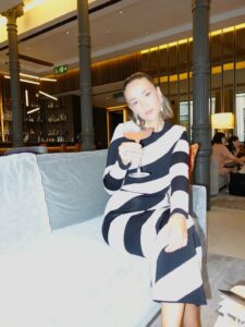 Paula Ribó Instagram - Gracias @carolinaherrera por estas dos noches mágicas en Madrid 💋💋💋💋💋🤍🤍🤍🤍🤍🤍🤍