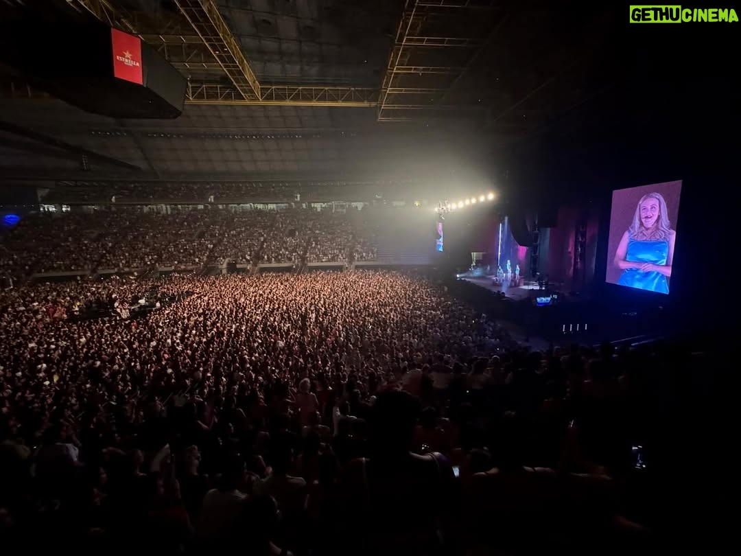 Paula Ribó - 14.1K Likes - Hace un año estábamos ideando todo esto y ahora ya ha pasado la primera parte de la gira 🥵💋🫶 Veo todas las fotos y me emociona ver lo bonito que ha sido y la suerte que tengo de estar tan bien acompañada. Una artista no es nada sin un gran equipo y yo siento que tengo el mejor de todos!!!!!