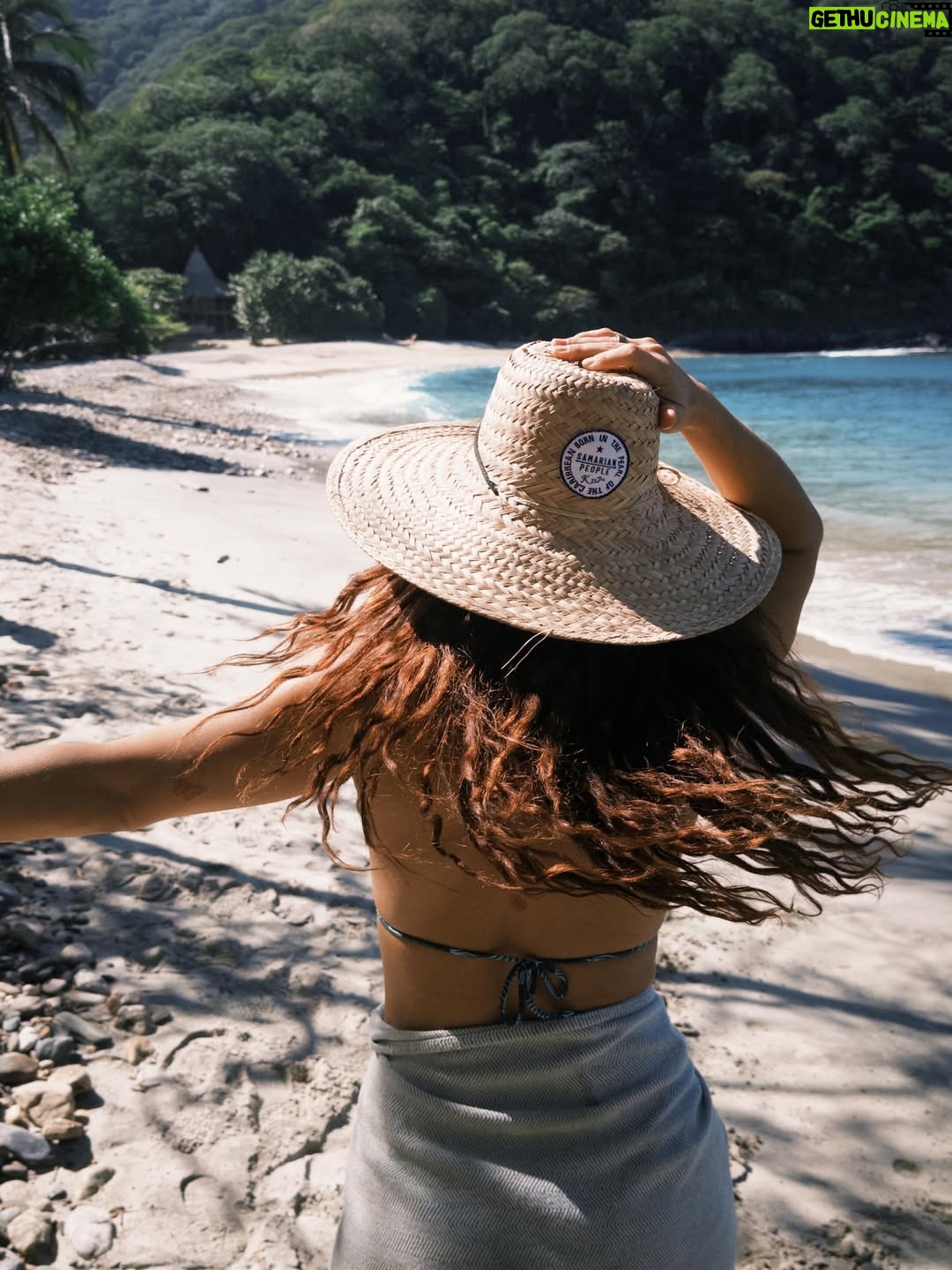 Paulina Dávila - 3.3K Likes - La felicidad es celebrar la vida en el paraíso y con gente bonita ! Gracias por este paseo tan delicioso… 
WACHAKYTA MÁGICA 💚