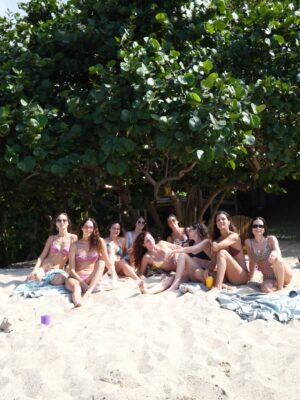 Paulina Dávila Instagram - La felicidad es celebrar la vida en el paraíso y con gente bonita ! Gracias por este paseo tan delicioso…
WACHAKYTA MÁGICA 💚