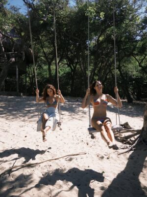 Paulina Dávila Instagram - La felicidad es celebrar la vida en el paraíso y con gente bonita ! Gracias por este paseo tan delicioso…
WACHAKYTA MÁGICA 💚